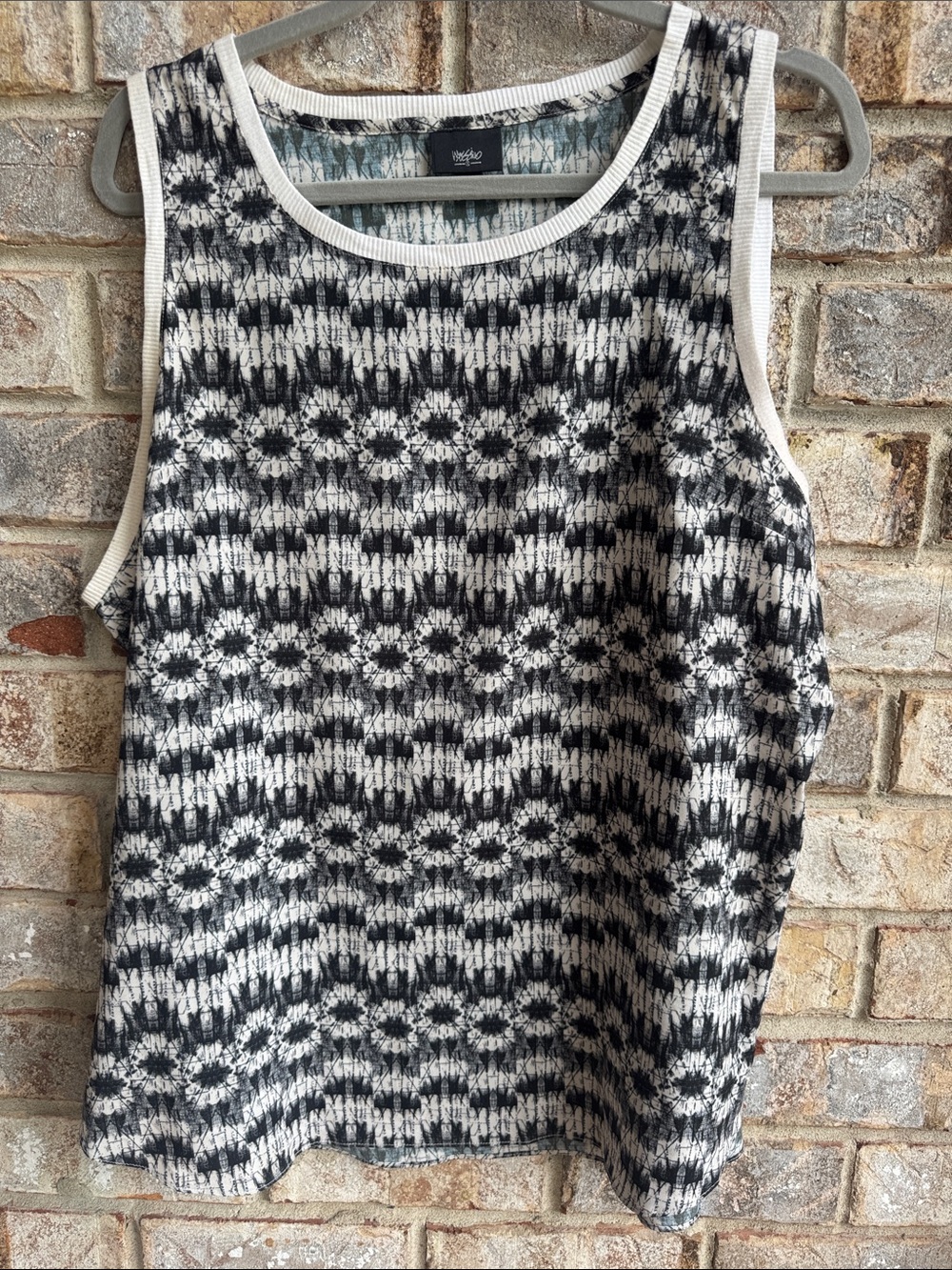Mossimo Supply Co. Black & White Knit Pattern Tank
